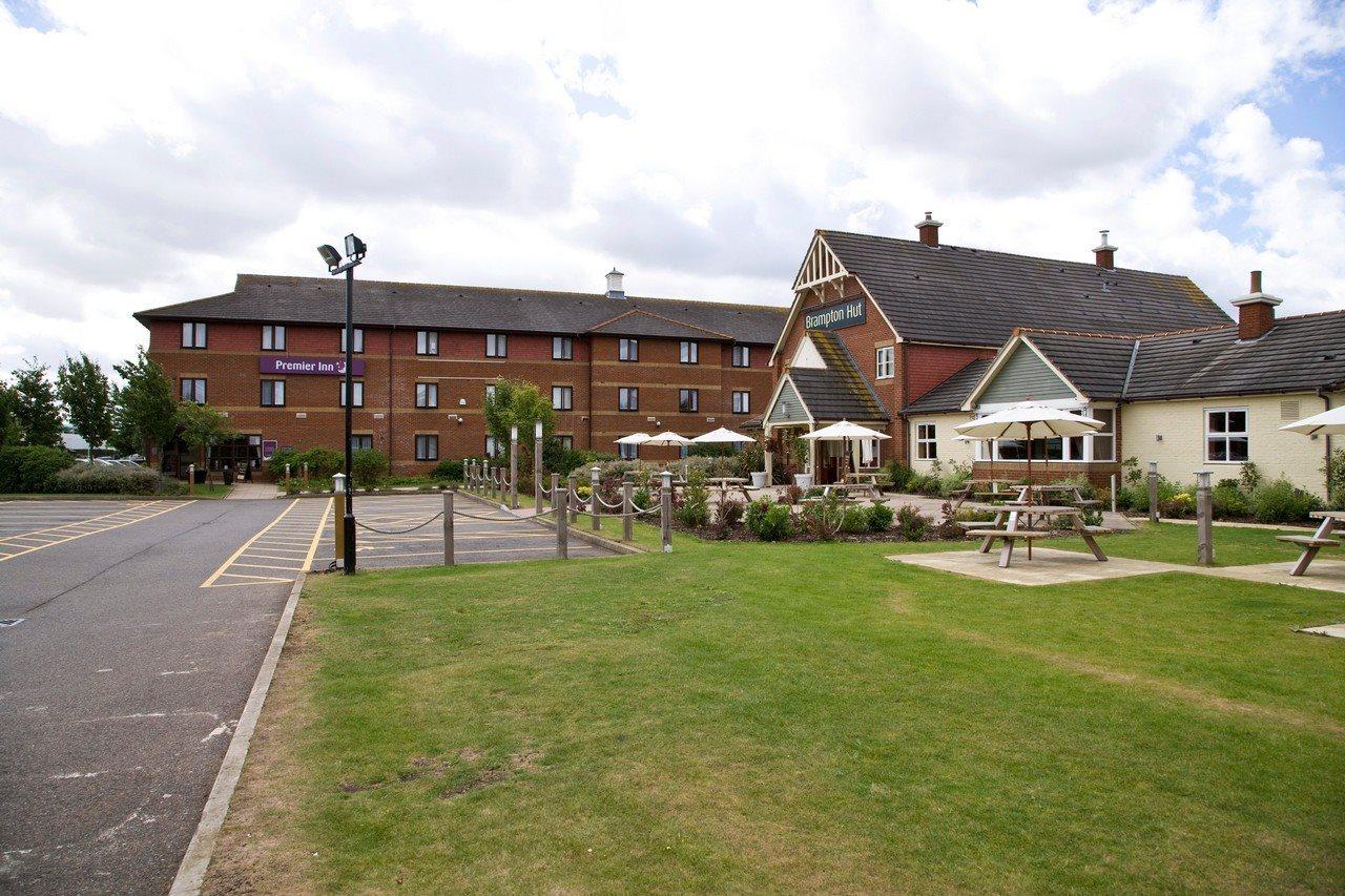 Premier Inn ハンティンドン エクステリア 写真