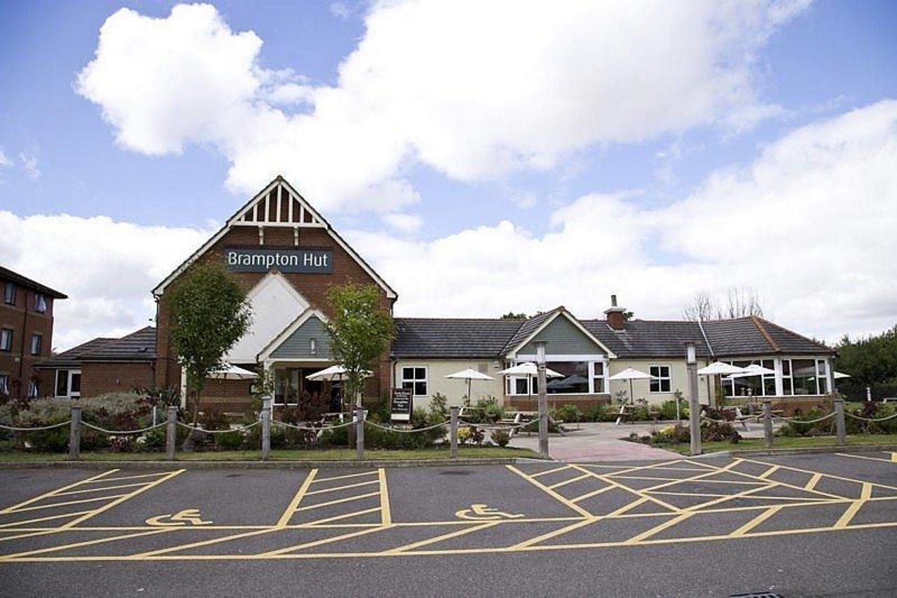 Premier Inn ハンティンドン エクステリア 写真