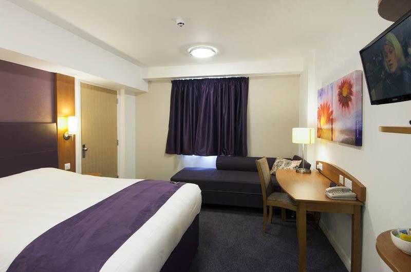 Premier Inn ハンティンドン エクステリア 写真